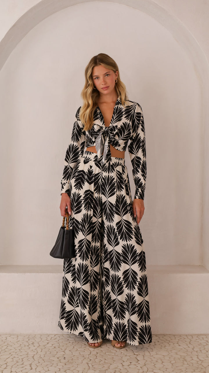 front view image 1 of Amari Set