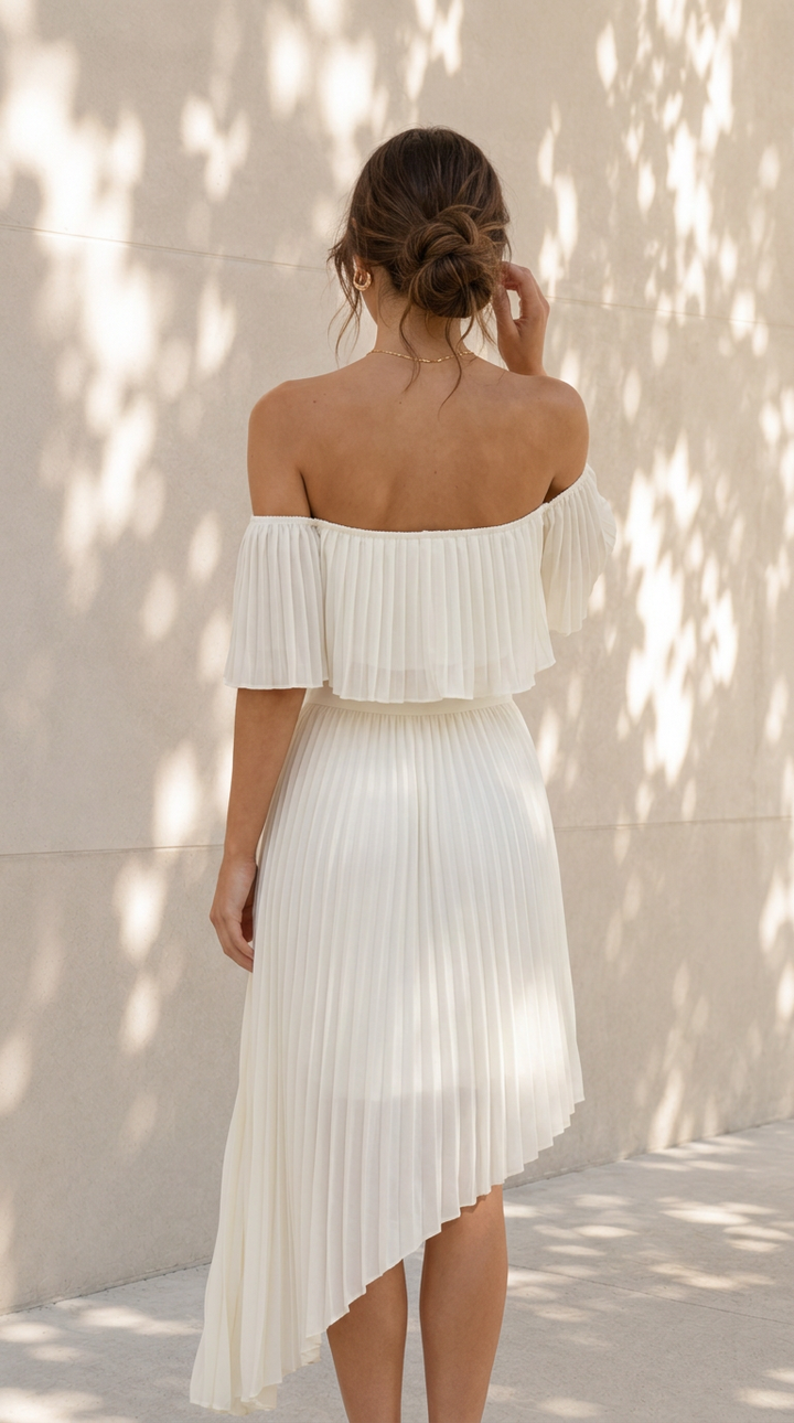 rear view image 1 of Verine Set