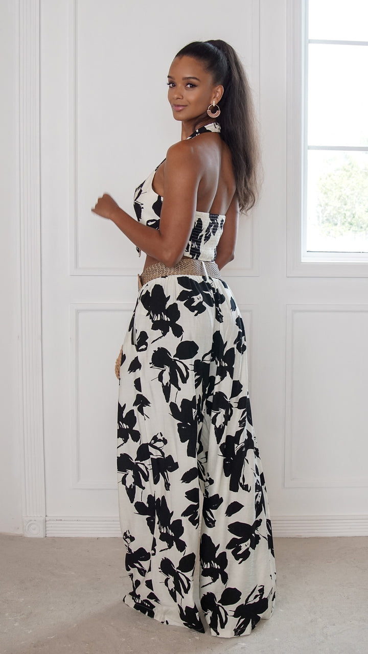 rear view image 1 of Valene Set