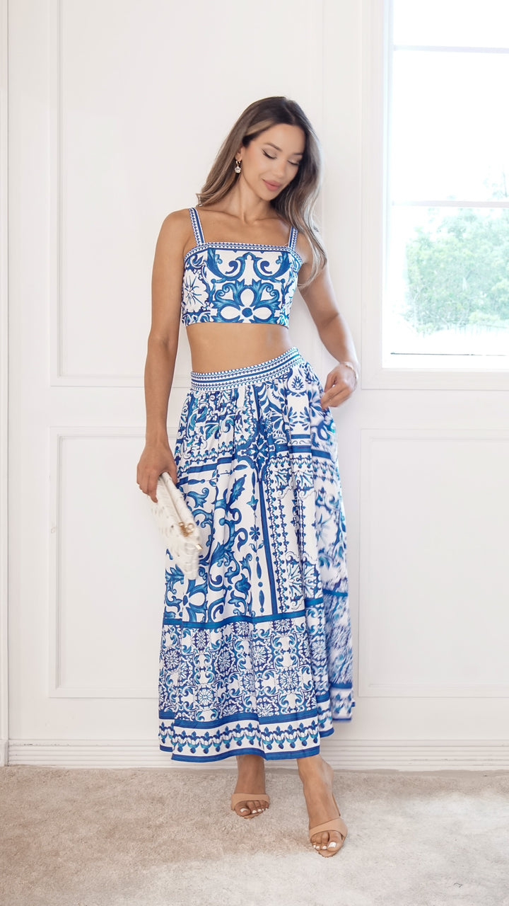 front view image 2 of Ariannes Set