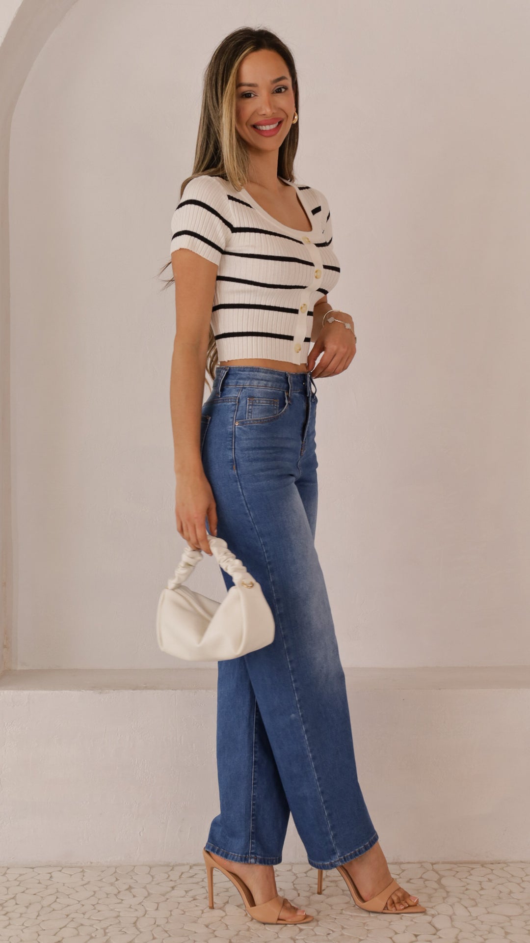 side view image 2 of Yeslin Top