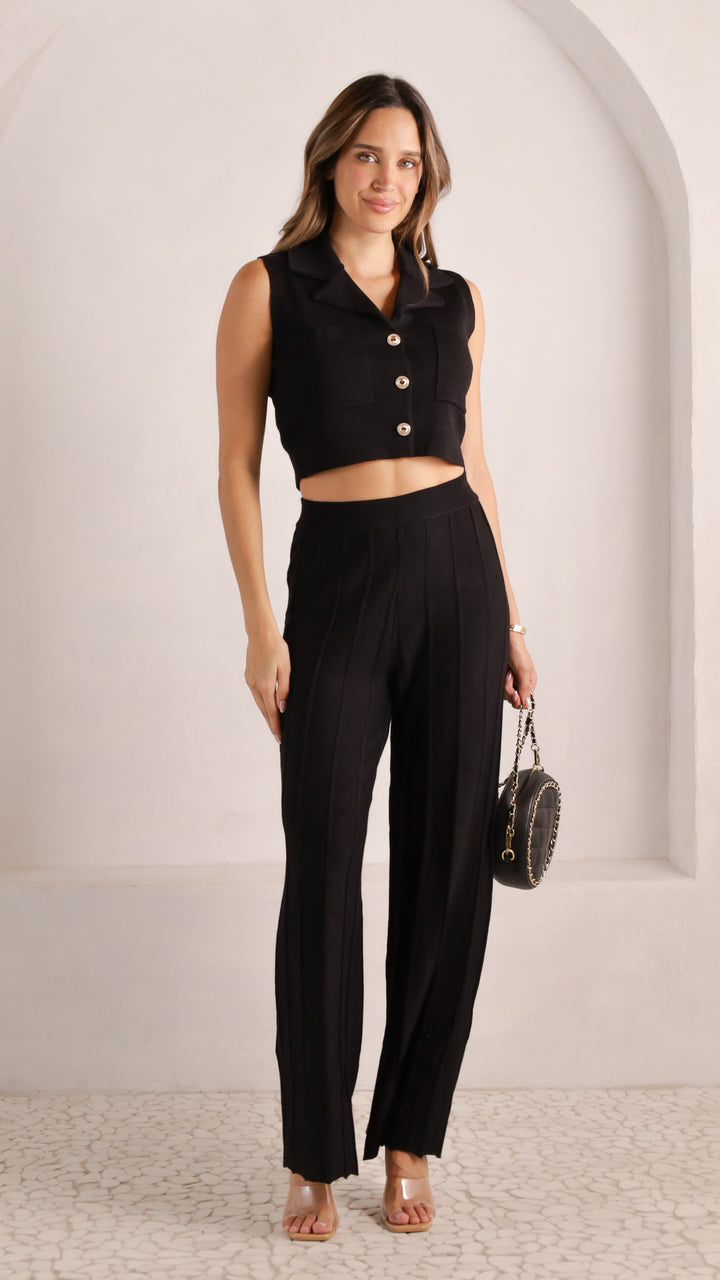 front view image 2 of Ienna Set