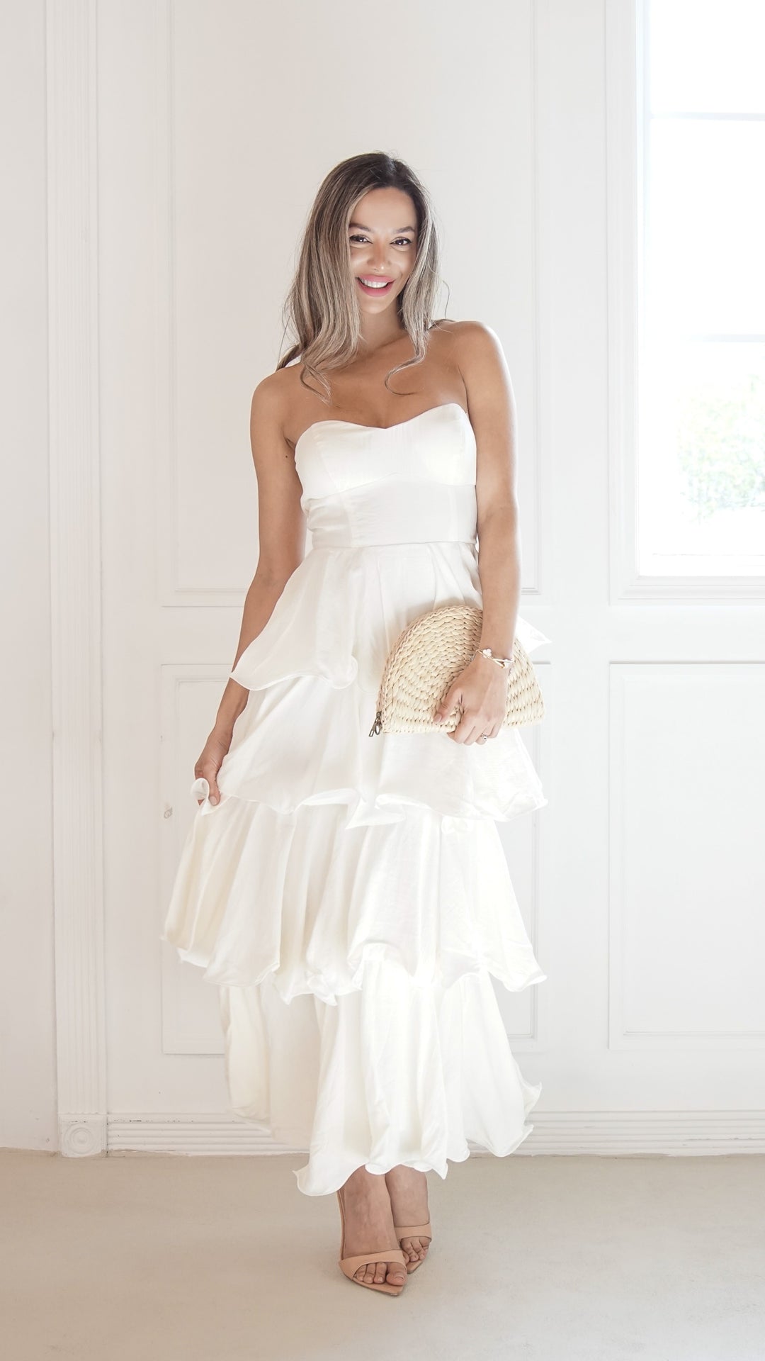 white tiered ruffle maxi dress Halter Neck Sleeveless / Medium 34.5 CARE Hand Wash Cold Just Perfect Tiered Ruffle Maxi