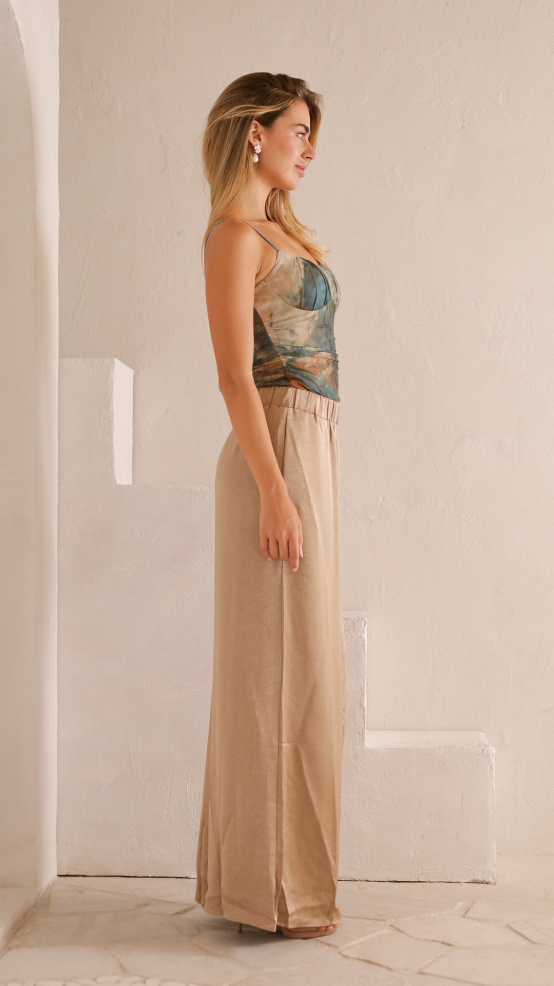 side view image 2 of Gianni Top