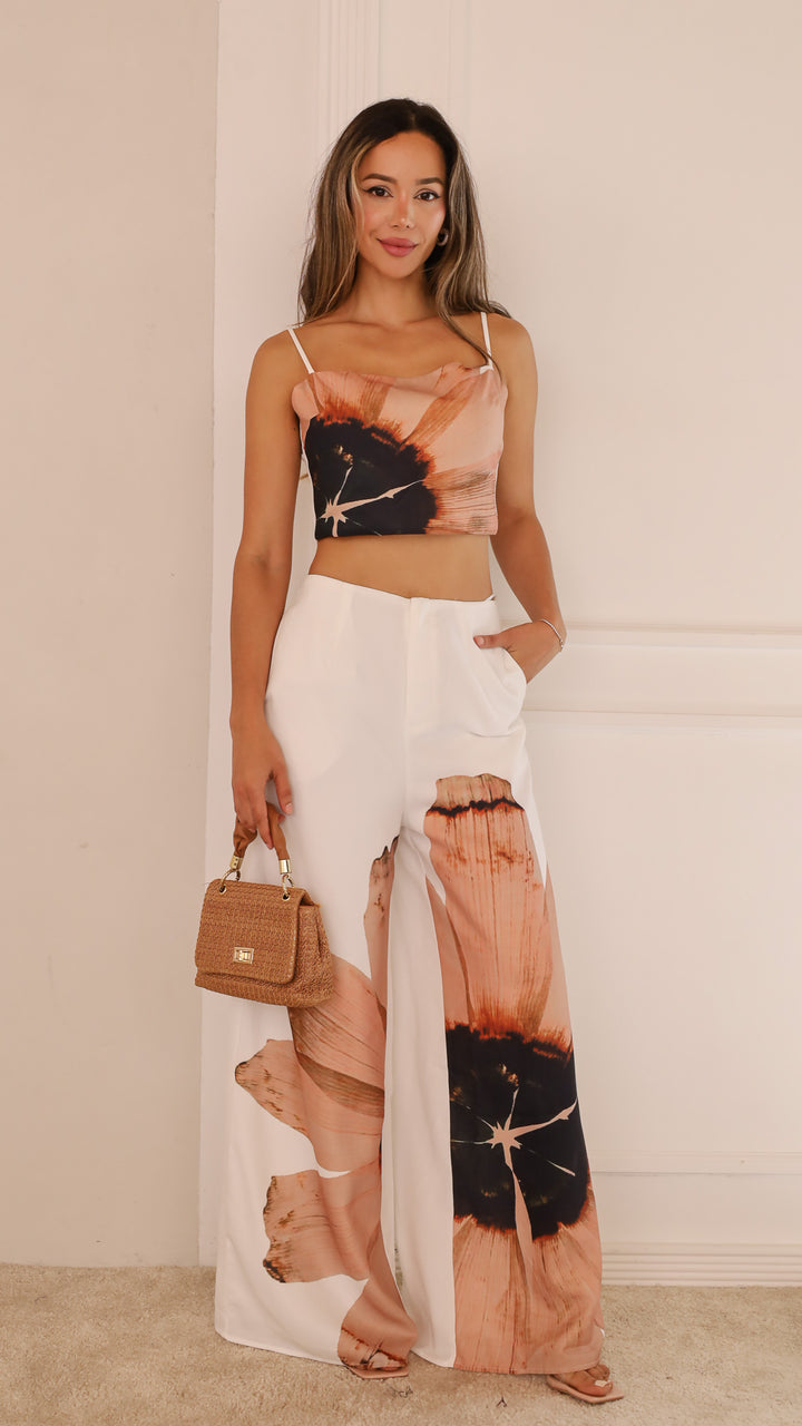front view image 1 of Amaya Set