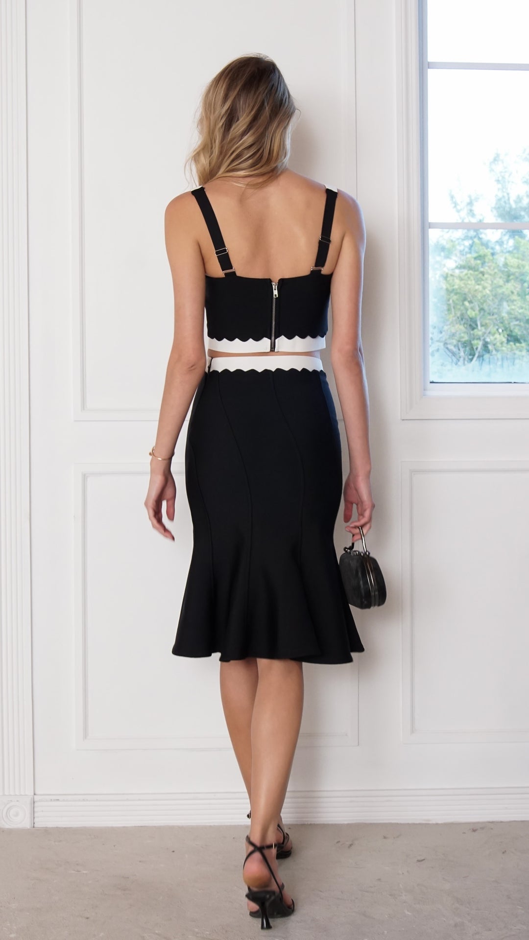 rear view image 1 of Cilla Set