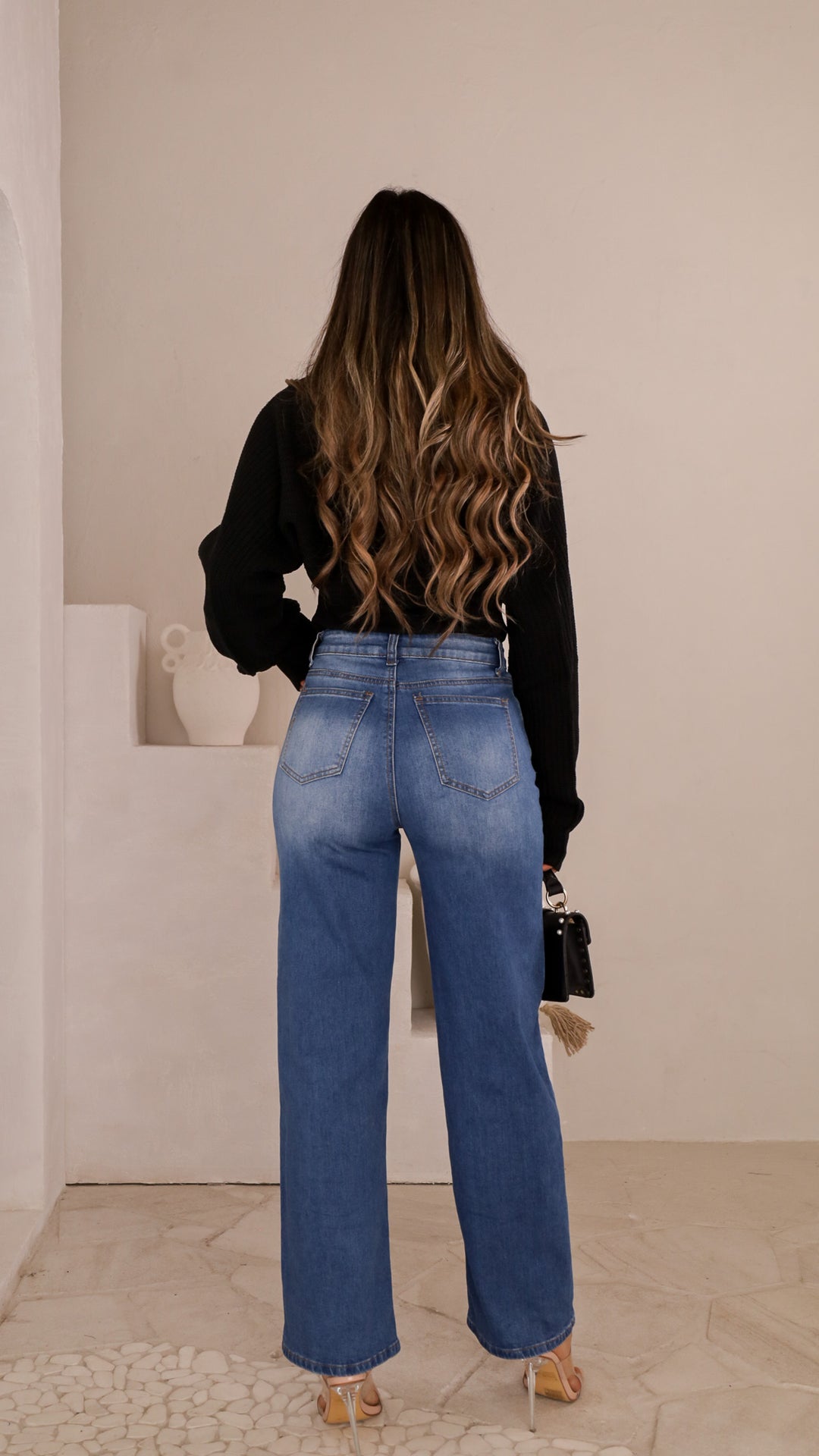 rear view image 1 of Noelia Top