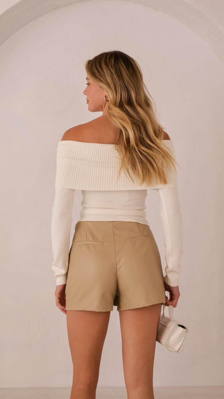 rear view image 1 of Kain Top