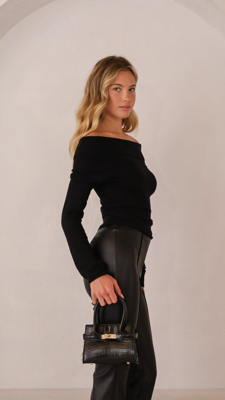 side view image 2 of Kain Top