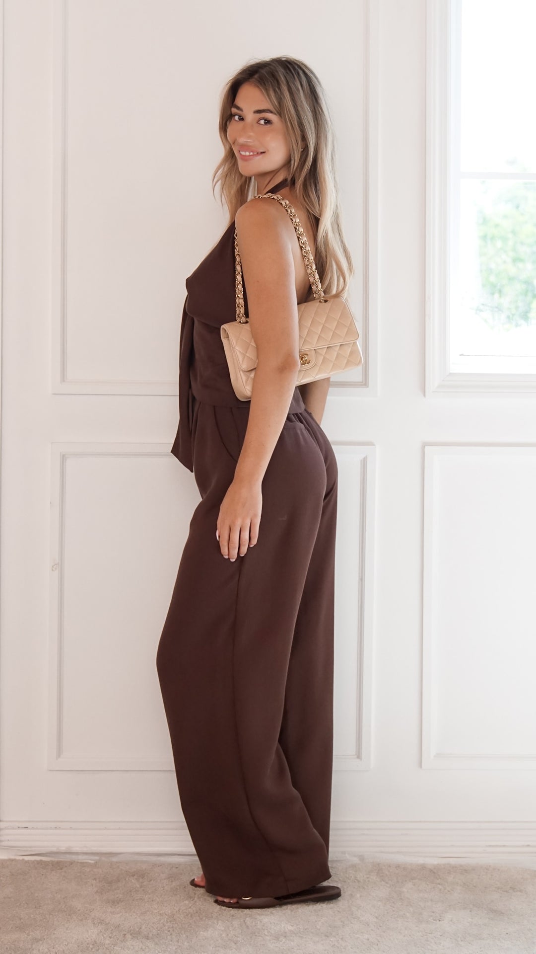 side view image 1 of Valentina Set